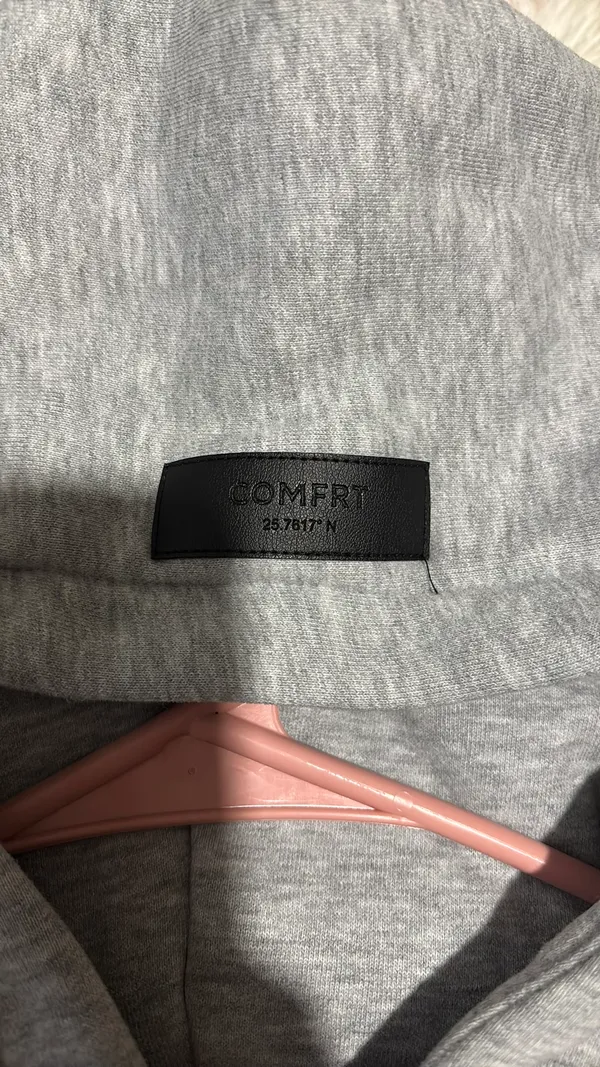 comfrt hoodie - Image 3