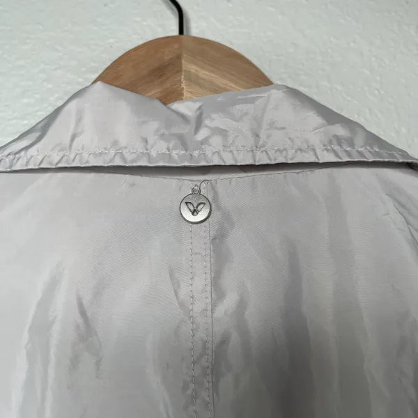 Lane Bryant livi active gray wind breaker size 18 - Image 9