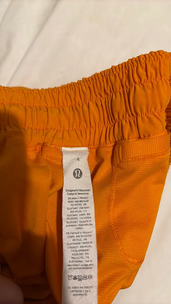 Lululemon Shorts Hotty Hot - Image 4