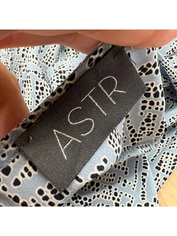 Astr Sleeveless Modern Office Draped V-Neck Blouse Blue Black Size Medium - Image 7