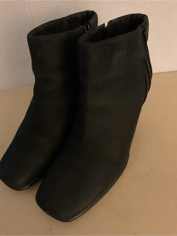 Timberland women Black Nubuck leather Chelsea Ankle Boots US 9 - Image 10