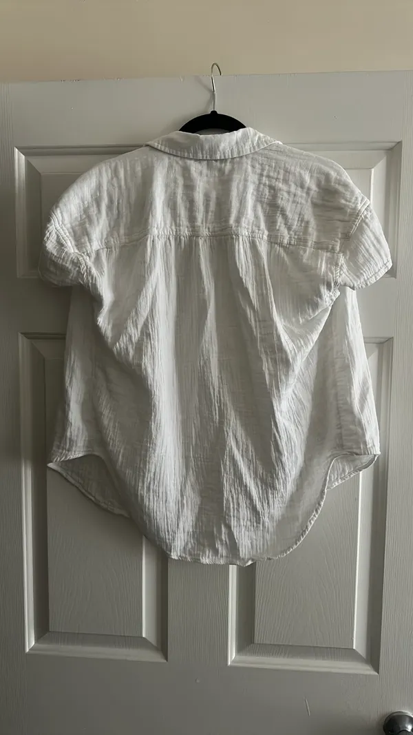 White linen button down Size M - Image 2