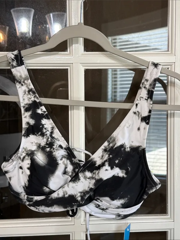 CUPSHE Black & White Tie-Dye Crossover Bikini Top NWT -XS Minimalist Monochrome - Image 7