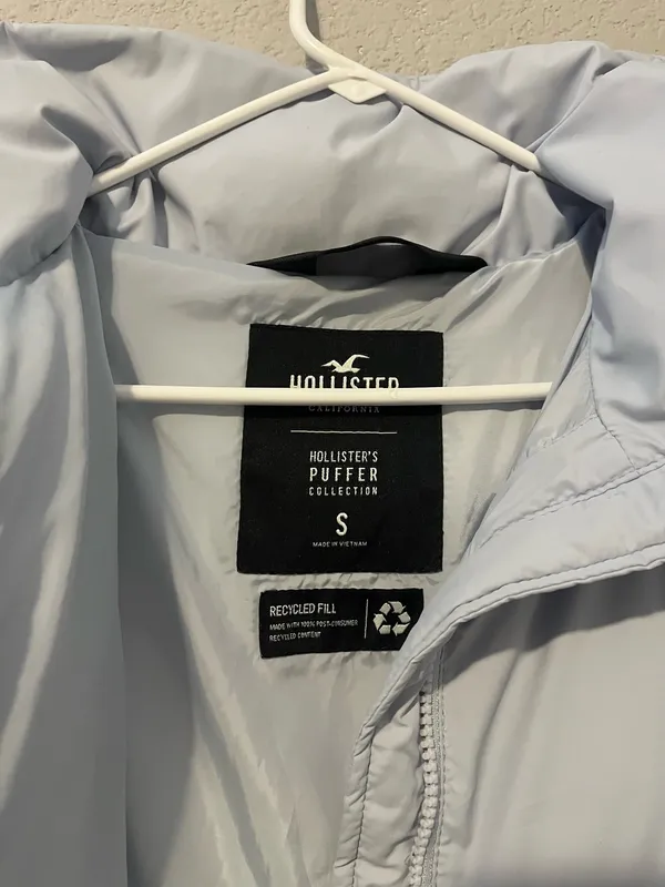 Hollister Puffer Jacket - Image 2