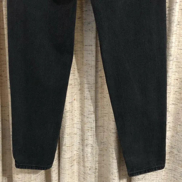 PrettyLittleThing Washed Black Ripped Knee Mom Jeans - Image 10