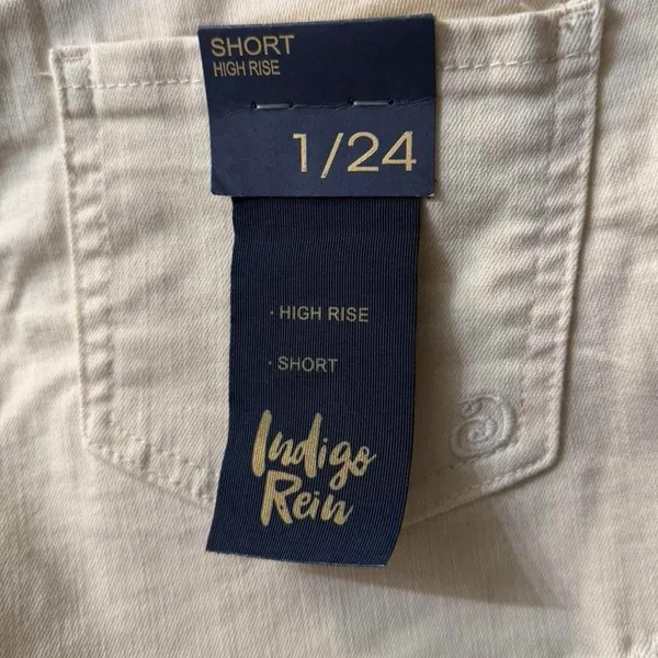 Women’s Indigo Rein Hi Rise Cream Shorts NWT Cream 1/24 Frayed Hem - Image 7