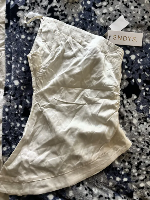 Revolve SNDYS White Top - Image 5