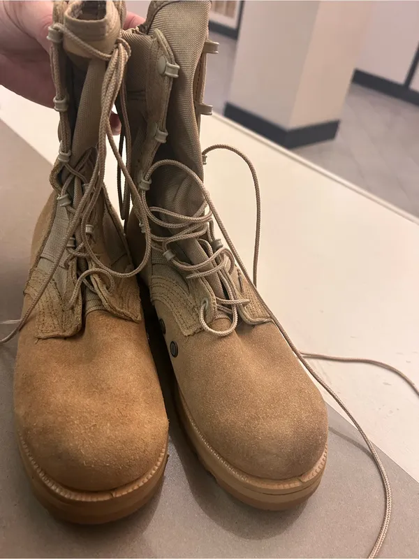 Combat Desert Tan Lace-Up Combat Boots by Vibram 5 1/2 - Image 6