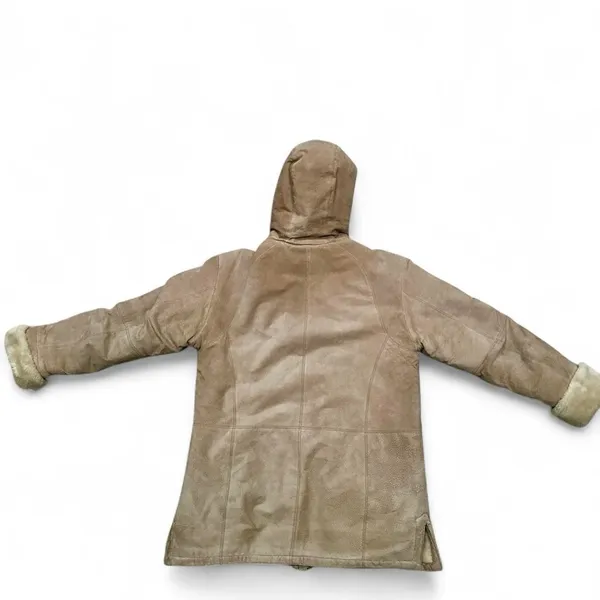 St.‎ John’s Bay Genuine Leather Suede Jacket Lined with Faux Fur Size Medium - Image 2