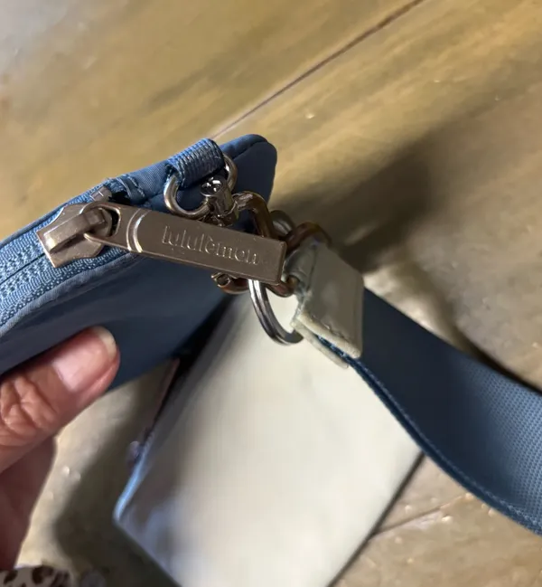 Lululemon Powder Blue / Utility Blue Dual Pouch Wristlet. In GUC! Well loved with untreated stains. - Image 8