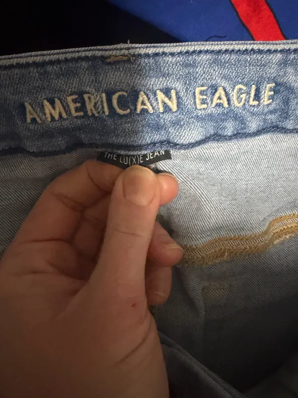 NWOT American Eagle distressed super high-rise jegging stretch light wash 14. - Image 5