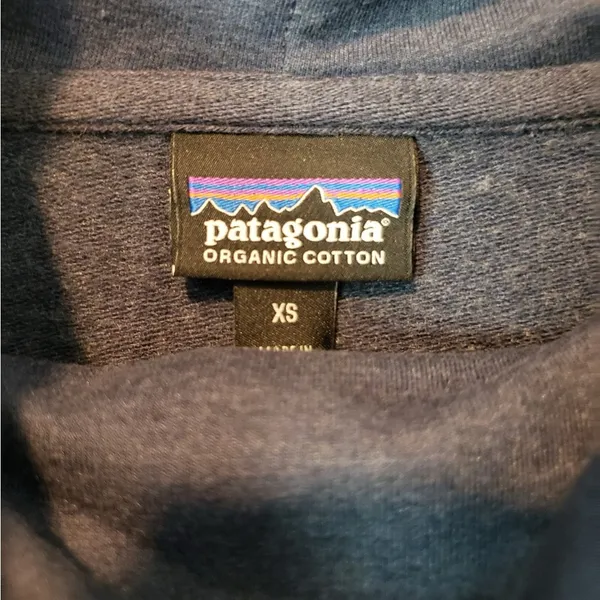 Patagonia Women's Navy Long Sleeve Tee - Image 3