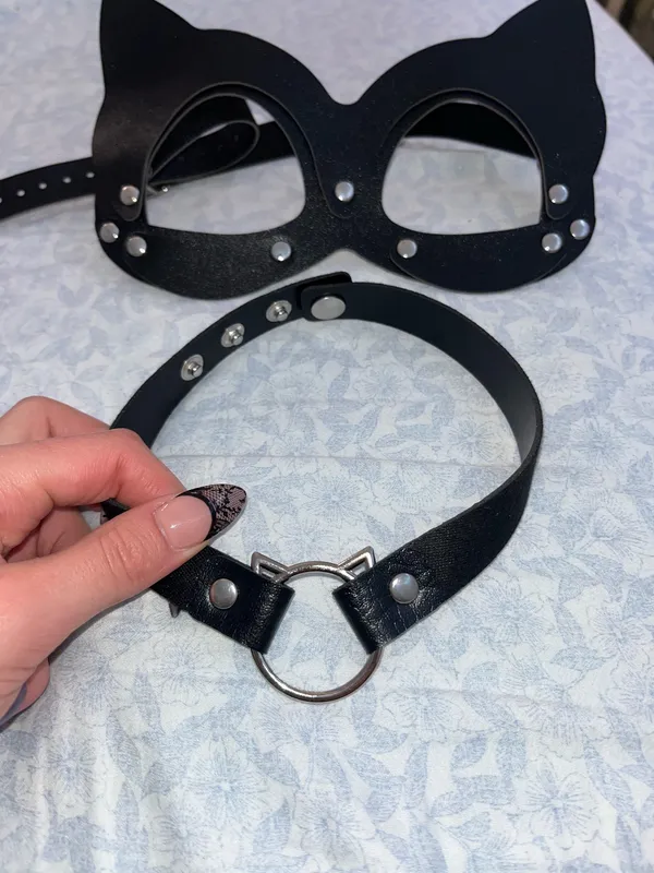 Cat Woman Mask & Necklace - Image 2
