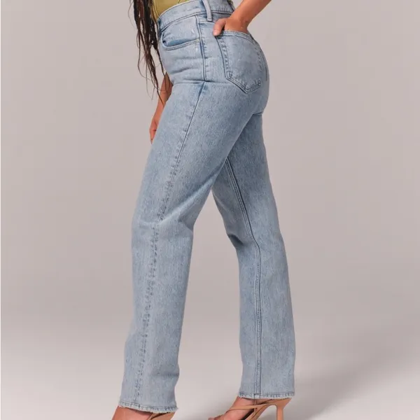 Abercrombie & Fitch Curve Love Ultra High Rise 90s Straight Jean Size 26 2L NWOT - Image 4