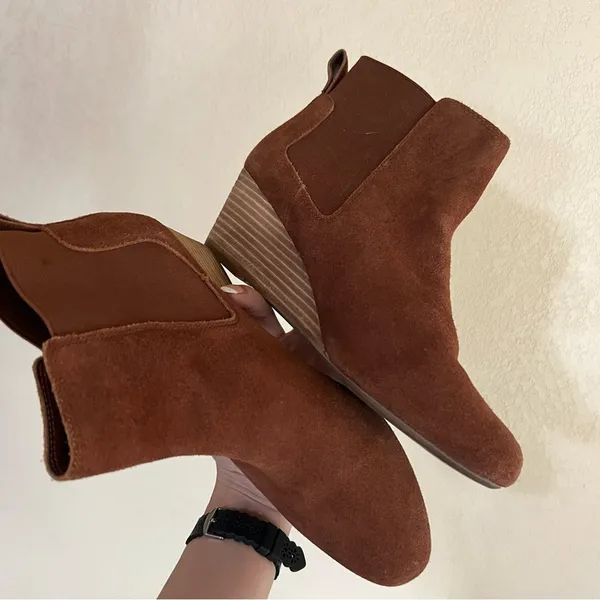 Land’s End brown suede wedge heeled bootie 9 - Image 4