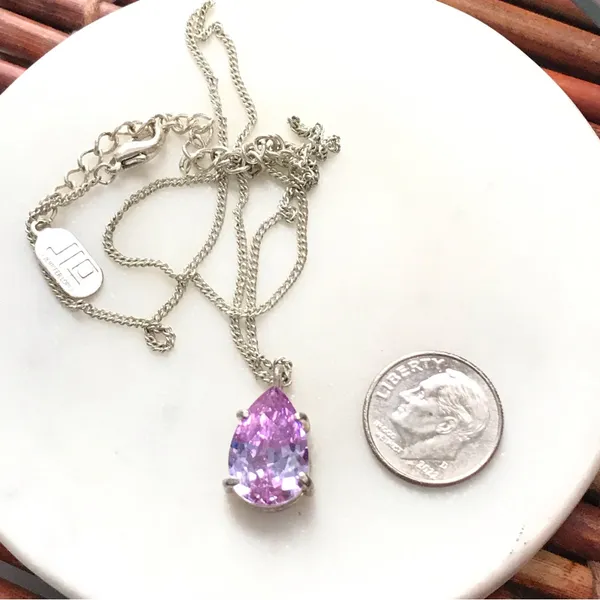 Jennifer Lopez Pink Tear drop Pendant Necklace on Silver Tone chain. - Image 5