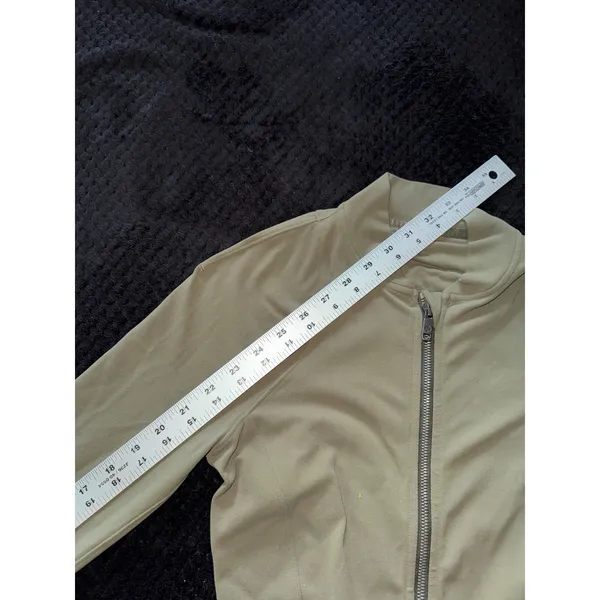 Lululemon Women's Define Olive Green Full Zip Jacket‎ Nulu Size 6 - Image 8