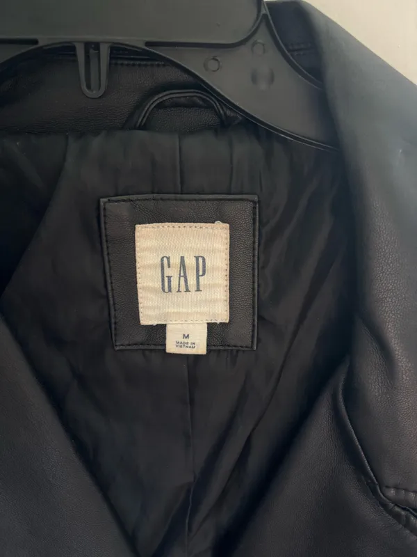 Gap Black Leathe Jacket - Image 3
