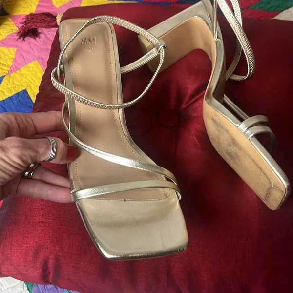 H&M size 10 soft gold stretchy straps 3 1/2 inch heels - Image 2