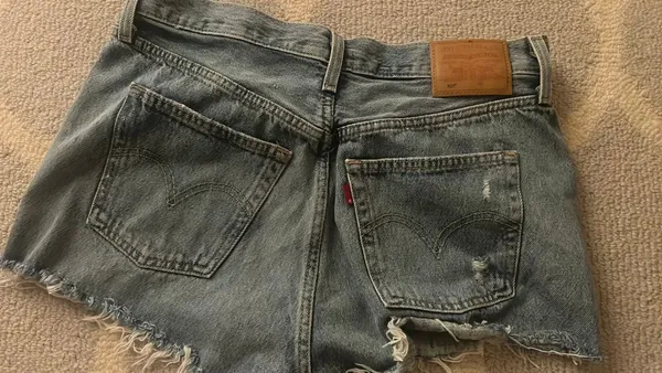 Levi’s Jean Shorts 501 Button Fly - Image 6