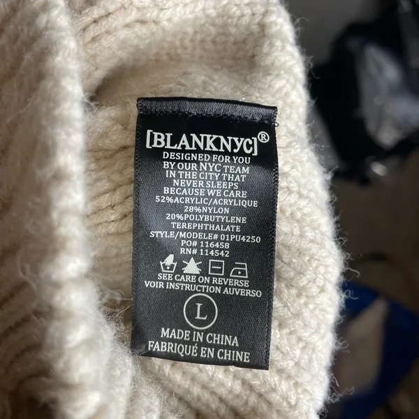 [BLANKNYC] Beige Crew Neck Cable Knit Cut Out Cold Shoulder Sweater Size Large‎ - Image 7