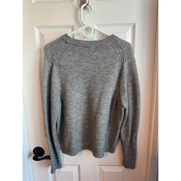 A New Day Women's Gray Knit Sweater‎ Size Medium Crewneck Lightweight Pullover - Image 8