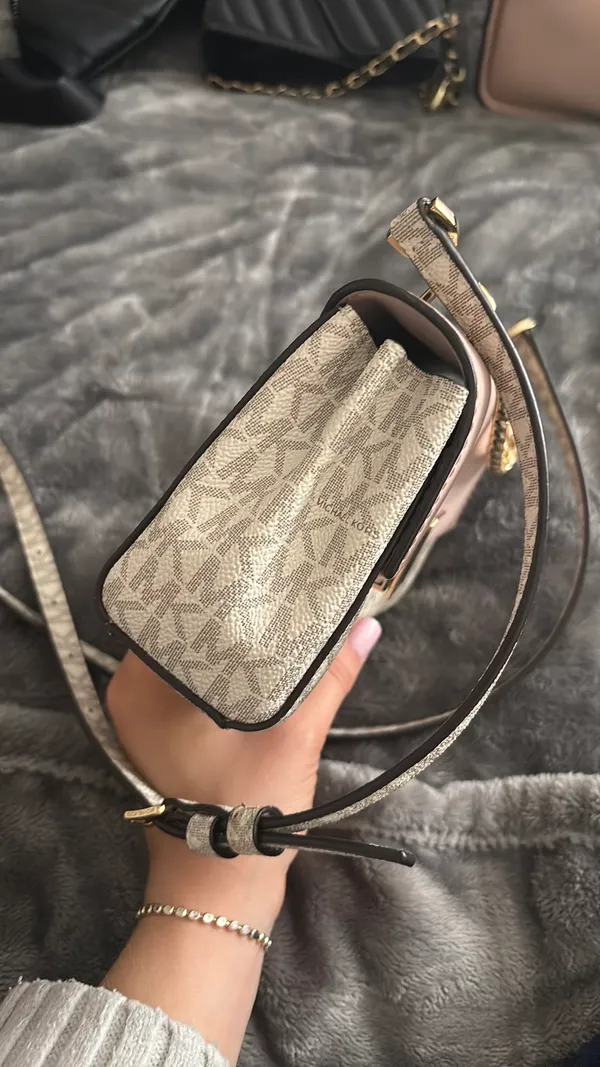 Michael Kors Purse - Image 8