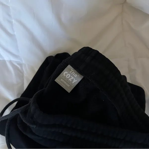 Aritzia cozy fleece black sweatpants - Image 3