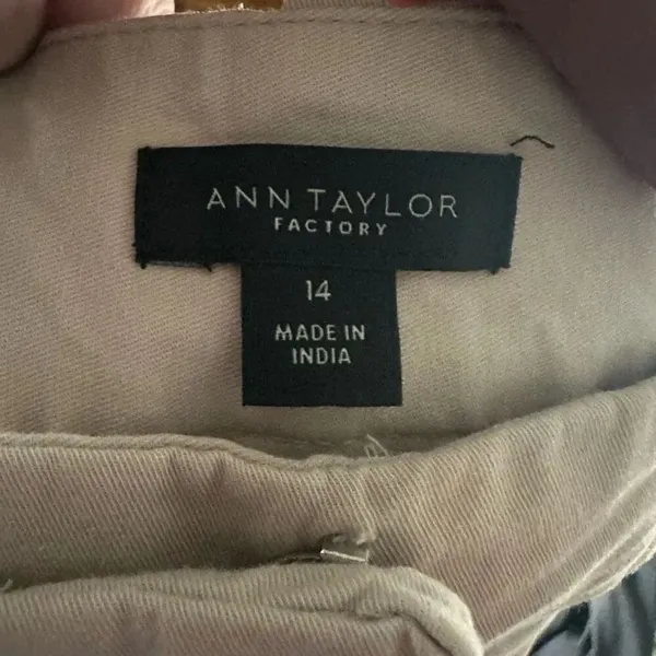 Ann Taylor tan minimalist classic size 14 flat front shorts - Image 3