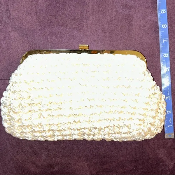 Vintage Elegant Cream Clutch Bag - Image 6