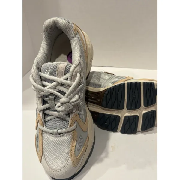 Size 6.5 - ASICS Gel K1011 White Glacier Grey - Image 6