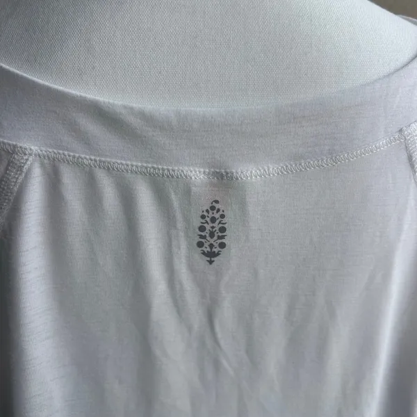 Free People Movement White and Navy Colorblock Longsleeve Shirt Size XL - Image 5