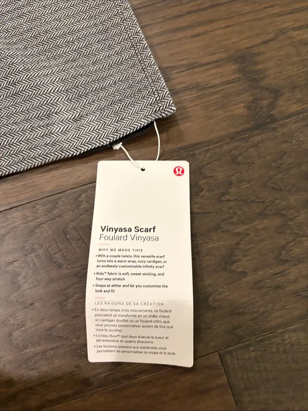 New with Tags Lululemon Black and White Herringbone Vinyassa Scarf - Image 6