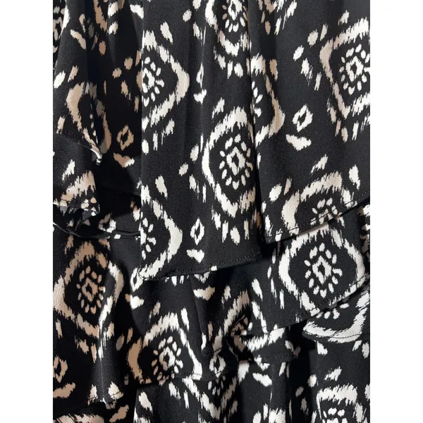White House Black Market Size XS Scoop Neck Black White Tribal Southwestern Top - Image 2