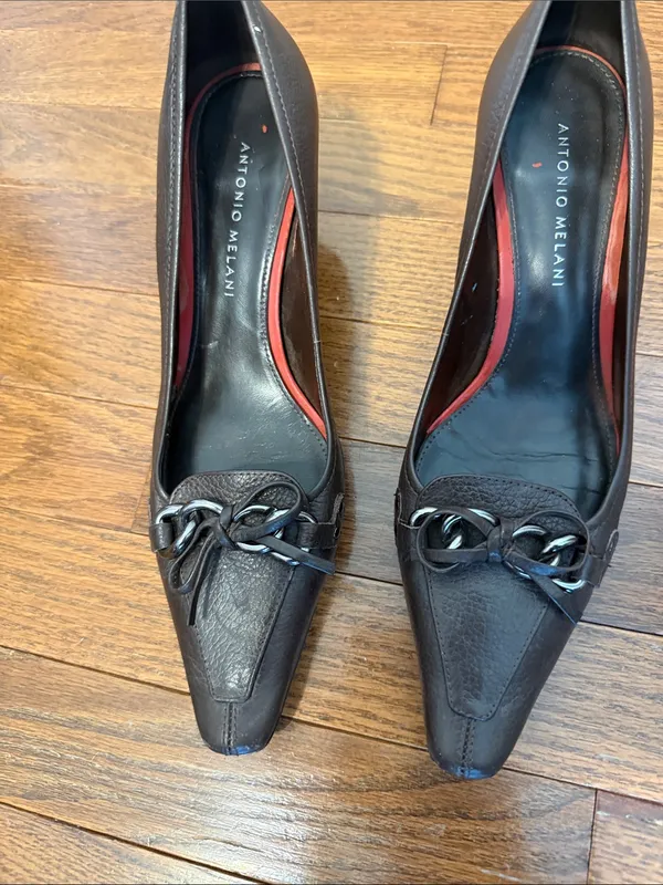 ANTONIO MELANI Brown Pointed-Toe Chain-Accent Pumps - Image 2