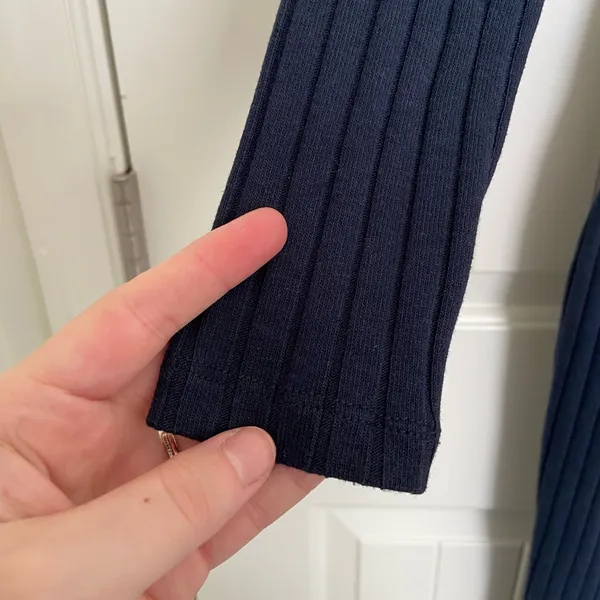 EUC Old Navy women’s navy blue bodycon ribbed stretch midi dress‎ XS - Image 3