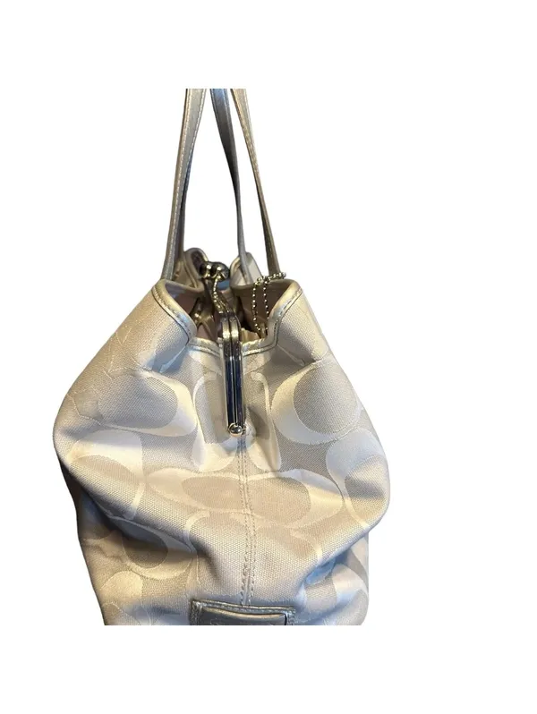 Coach Kisslock large bag silver/gray purple interior - Image 2