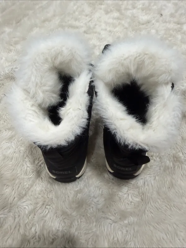 Sorel Whitney short lace-up winter boots in black and white Woman’s size 7.5 - Image 4