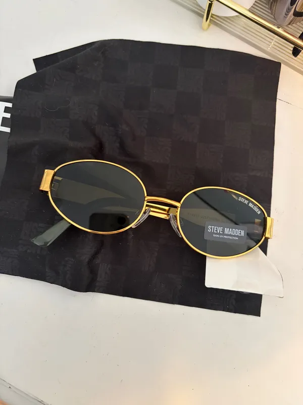 Steve Madden Sunglasses - Image 3
