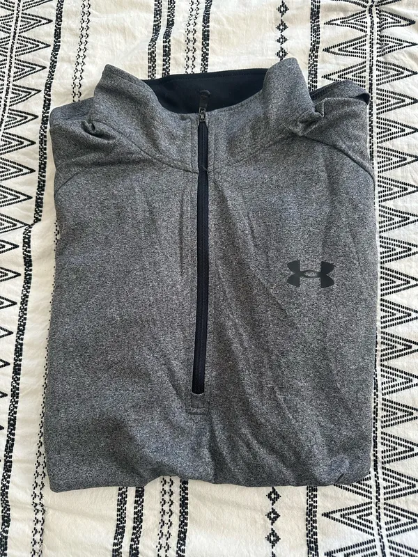 Under Armour Men’s Shirt Athletic gray quarter zip pullover size medium - Image 2