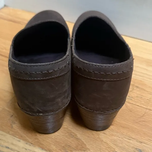 Dansko Mavis Brown Nubuck‎ Leather Studded Slip On Clogs Shoes Size 39 US 9 - Image 5