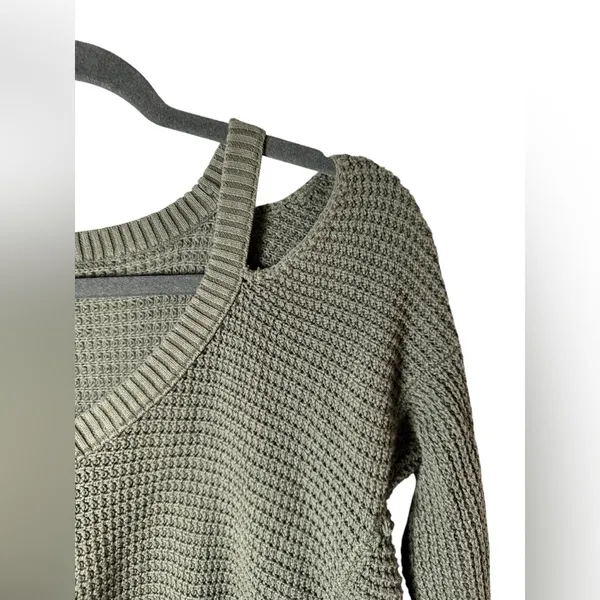 Free People Distressed Waffle Knit‎ Cold Shoulder Sweater Small Olive Green - Image 3