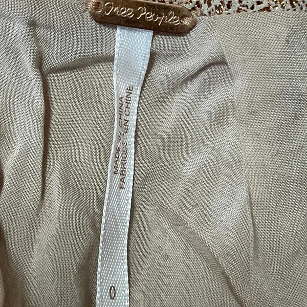 Free People Women's Gold Metallic High Waisted Zip Pencil Mini Skirt Size 0 - Image 4