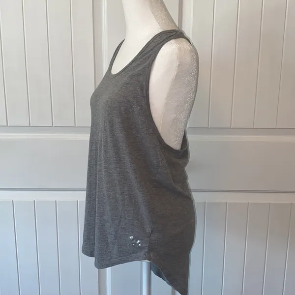 VS Pink GRAY YOGA TANK - Image 2