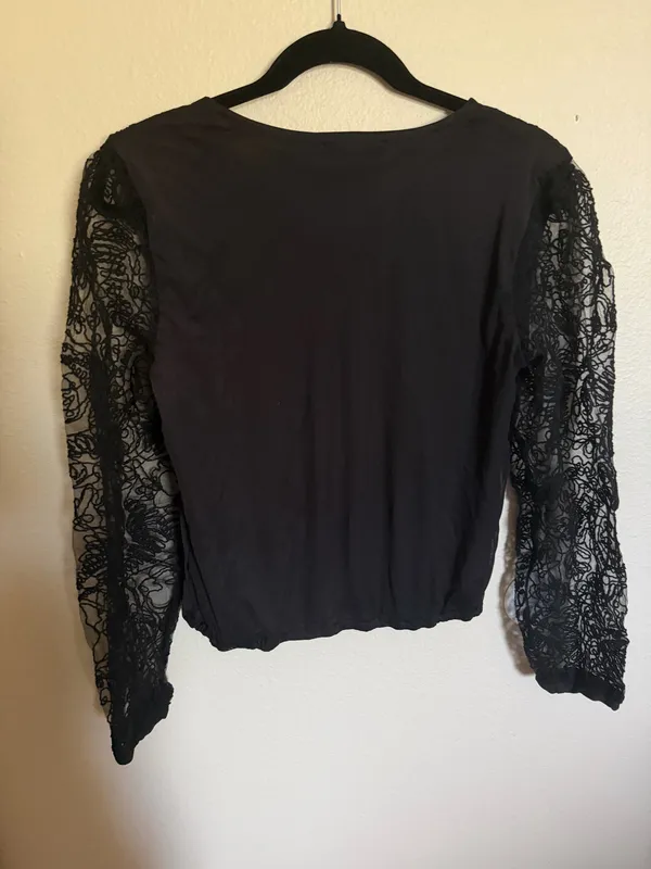 Black see through sleeved top Size M - Image 2