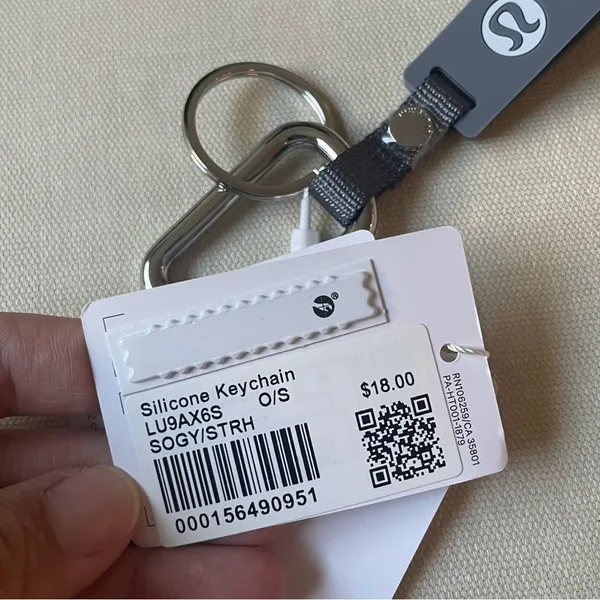 Lululemon silicone keychain - Solar Grey/Starch Blue - Image 4