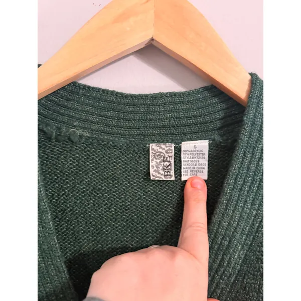 BKE Sweater‎ Womens Small Green V-Neck Ribbed Knit Ornate Button Pullover H72129 - Image 3
