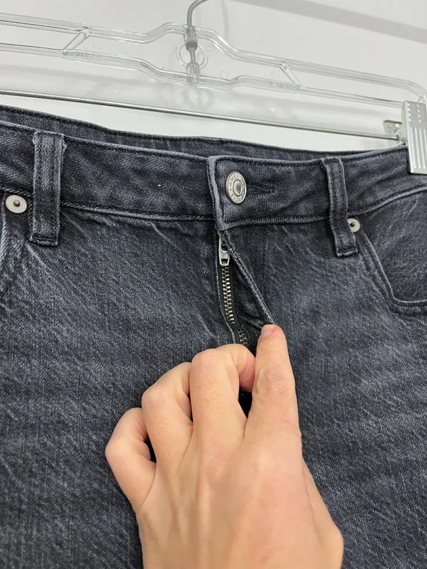 American Eagle Size 10 Black Strigid Highest Rise Mom Jeans - Image 4