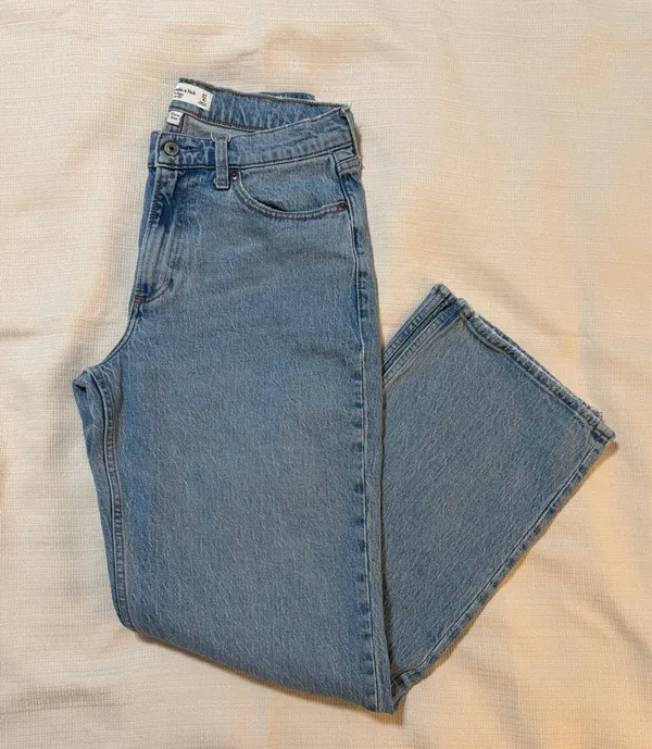 Abercrombie Curve Love Low Rise Baggy Jean - Image 5