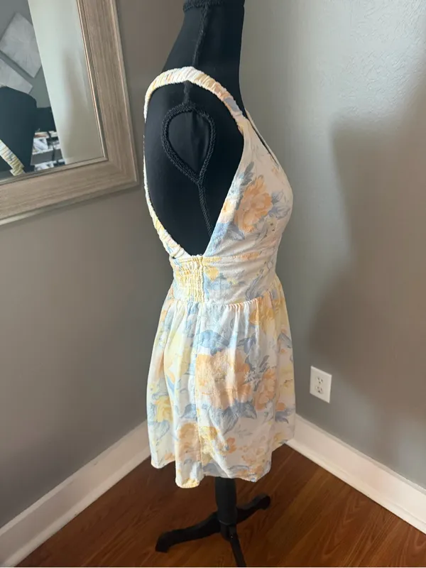 Abercrombie & Fitch Linen Blend floral mini dress shorts underneath small - Image 5